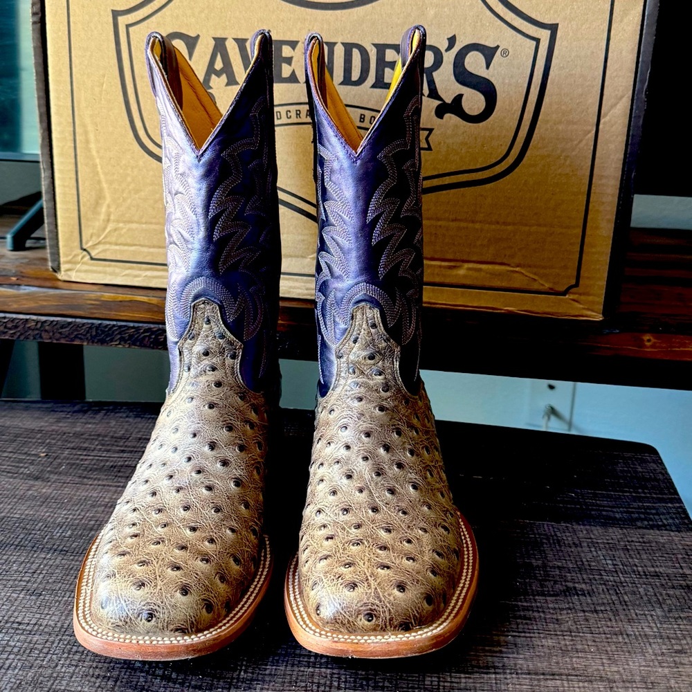 Cavender’s Women’s Endurance Size 8.5, Wide Square Toe Cowboy Boots